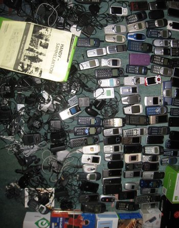 Handy - Segen oder Fluch? Ein kunterbuntes Sammelsurium alter Handys